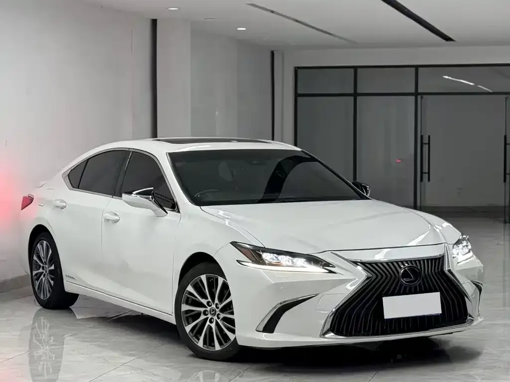 Lexus ES — фото 5