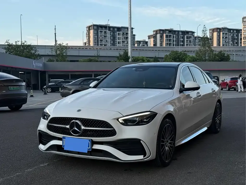 Mercedes-Benz C-Class — фото 1