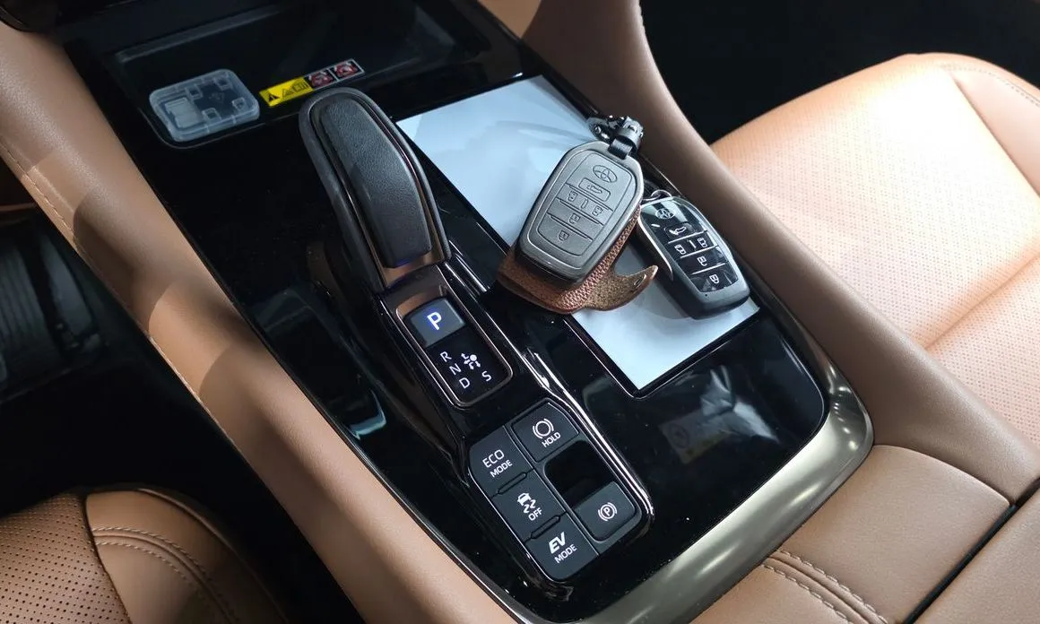 Toyota Alphard — фото 8