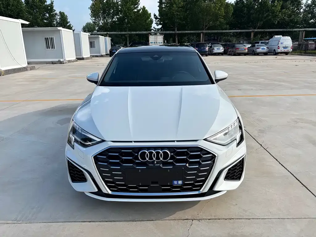 Audi A3 — фото 1