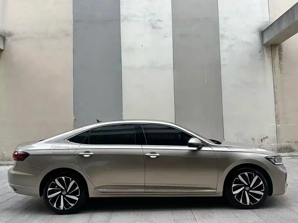 Volkswagen Passat — фото 2