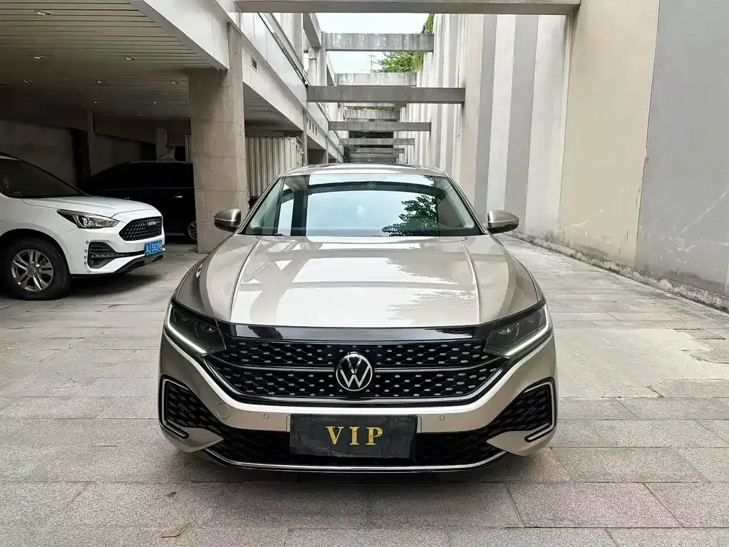 Volkswagen Passat — фото 6