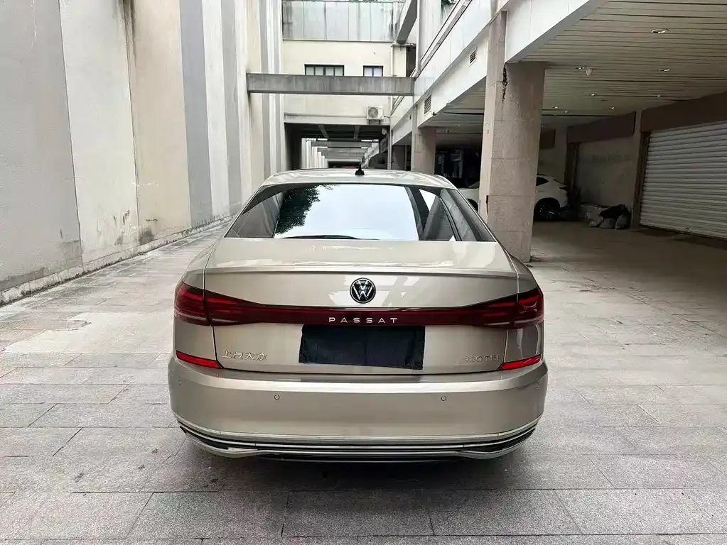 Volkswagen Passat — фото 7