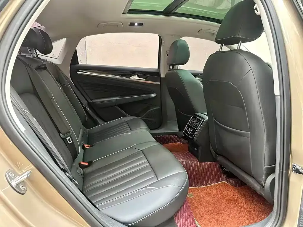 Volkswagen Passat — фото 8