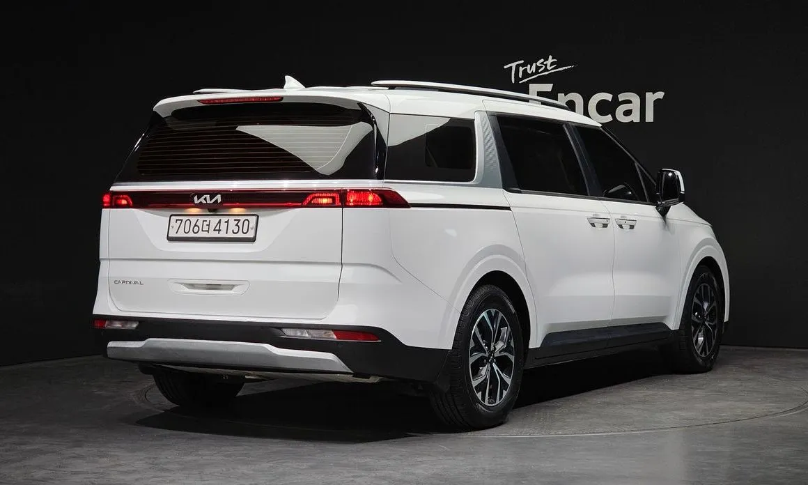 Kia Carnival — фото 3