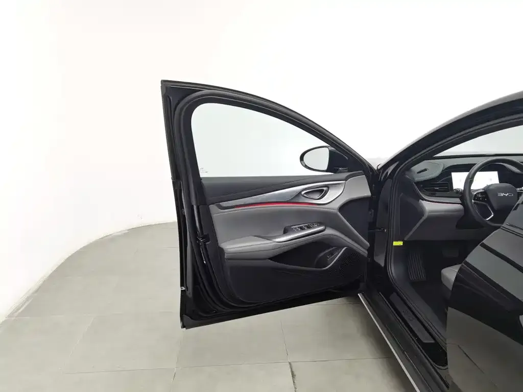 BYD Seal — фото 9