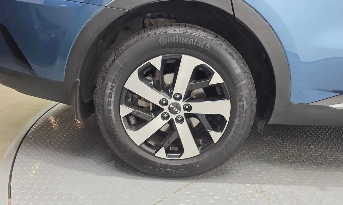 Kia Sorento — фото 10