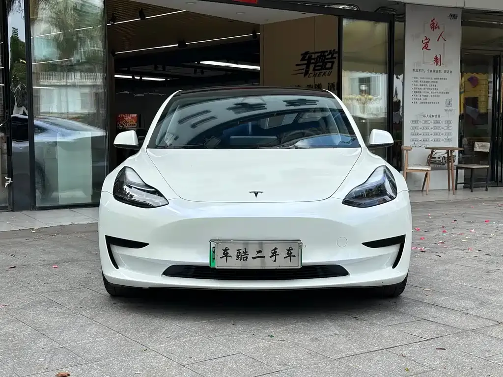 Tesla Model 3 — фото 9
