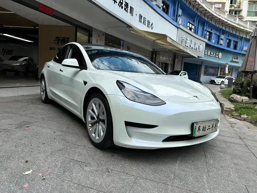 Tesla Model 3 — фото 6