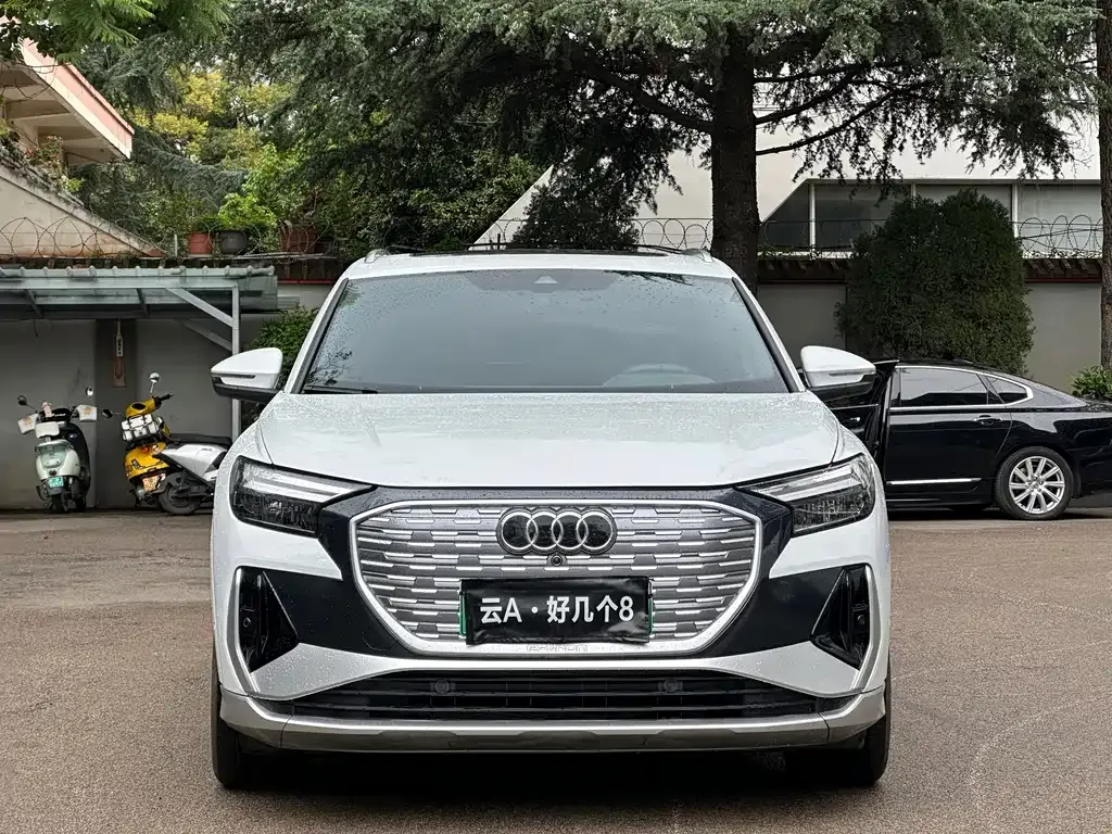 Audi Q4 e-tron — фото 9