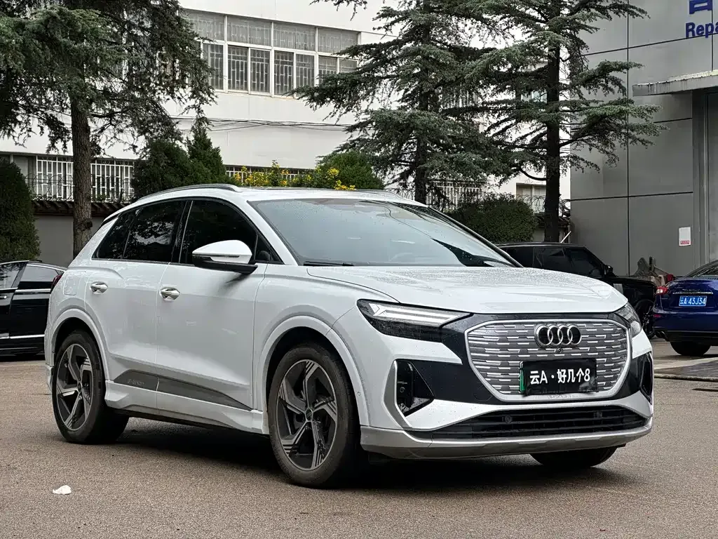 Audi Q4 e-tron — фото 7