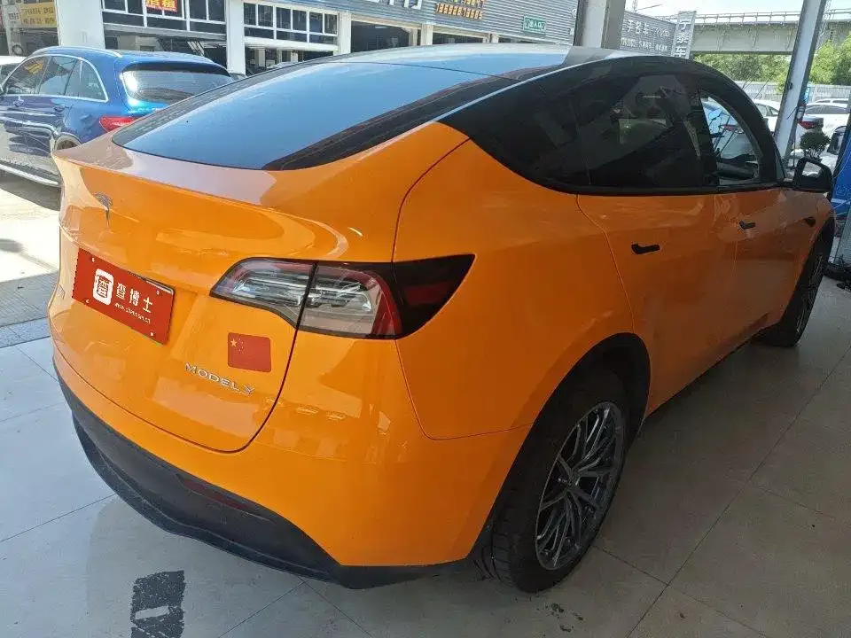Tesla Model Y — фото 8