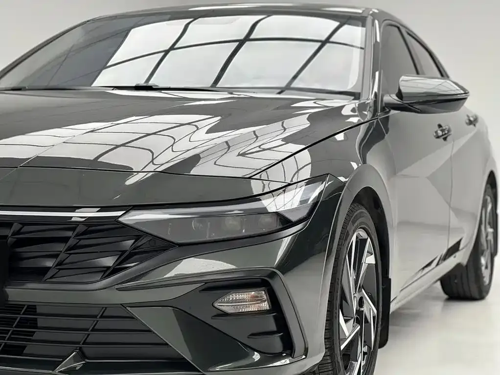 Hyundai Elantra — фото 7