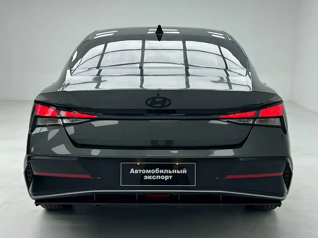 Hyundai Elantra — фото 3