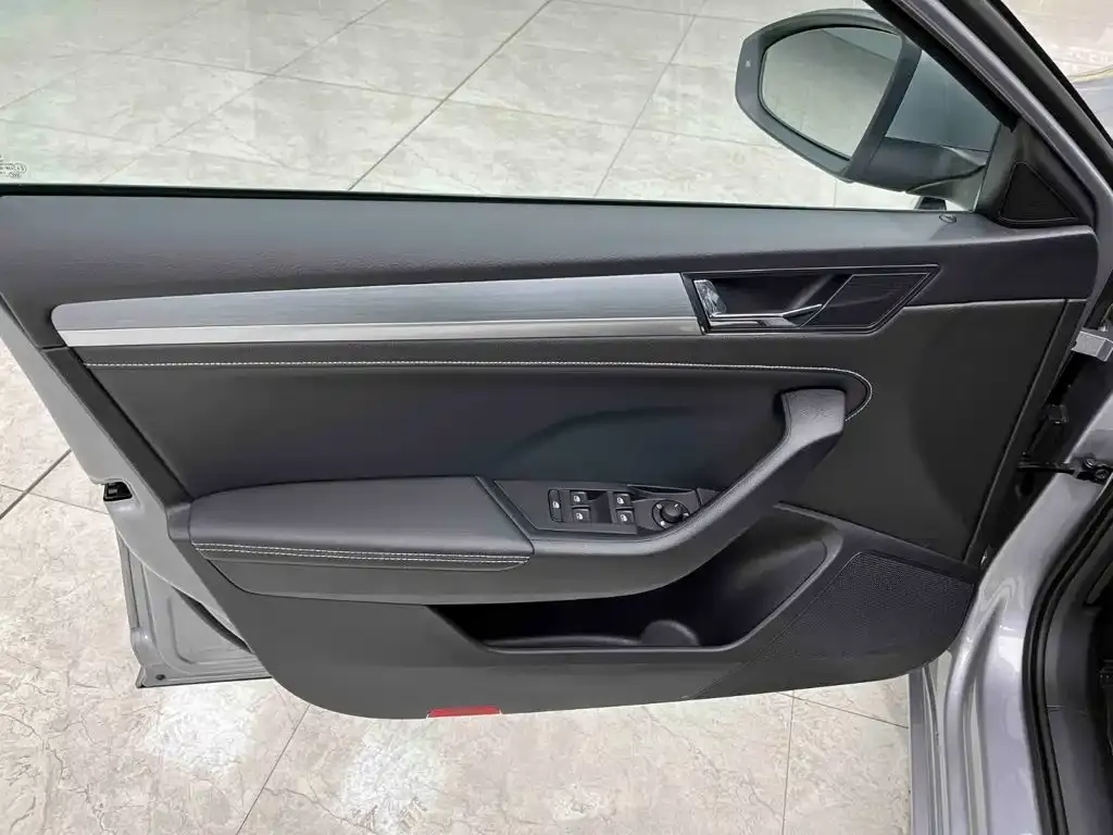 Skoda Superb — фото 6