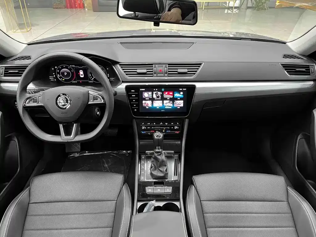 Skoda Superb — фото 7