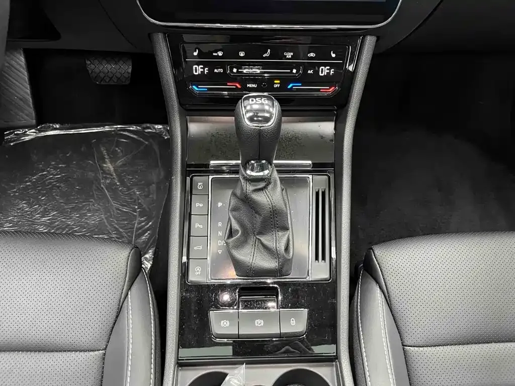 Skoda Superb — фото 4