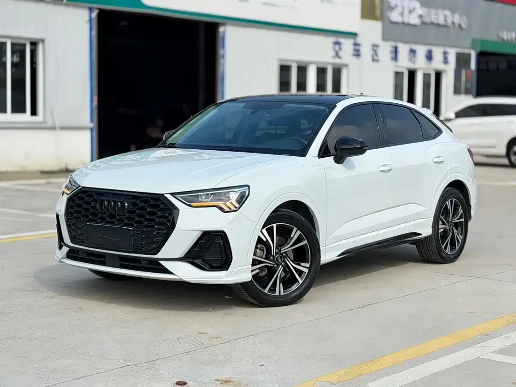 Audi Q3 Sportback — фото 1