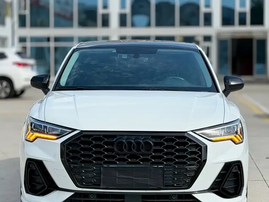 Audi Q3 Sportback — фото 10