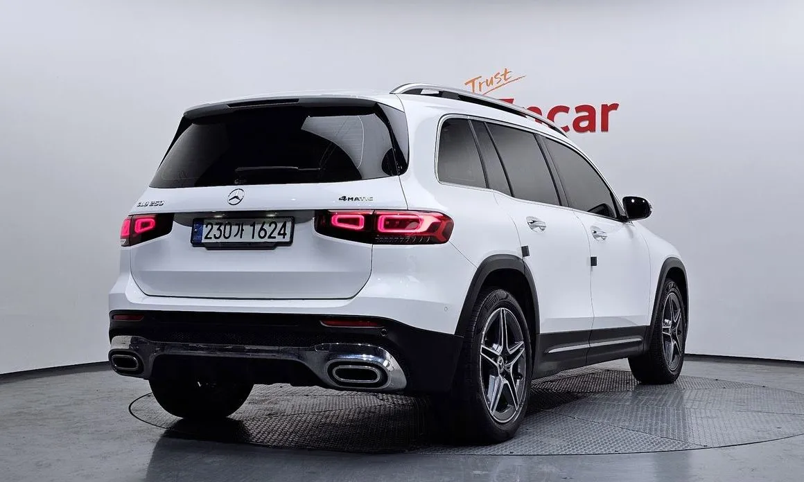 Mercedes-Benz GLB-Class — фото 8