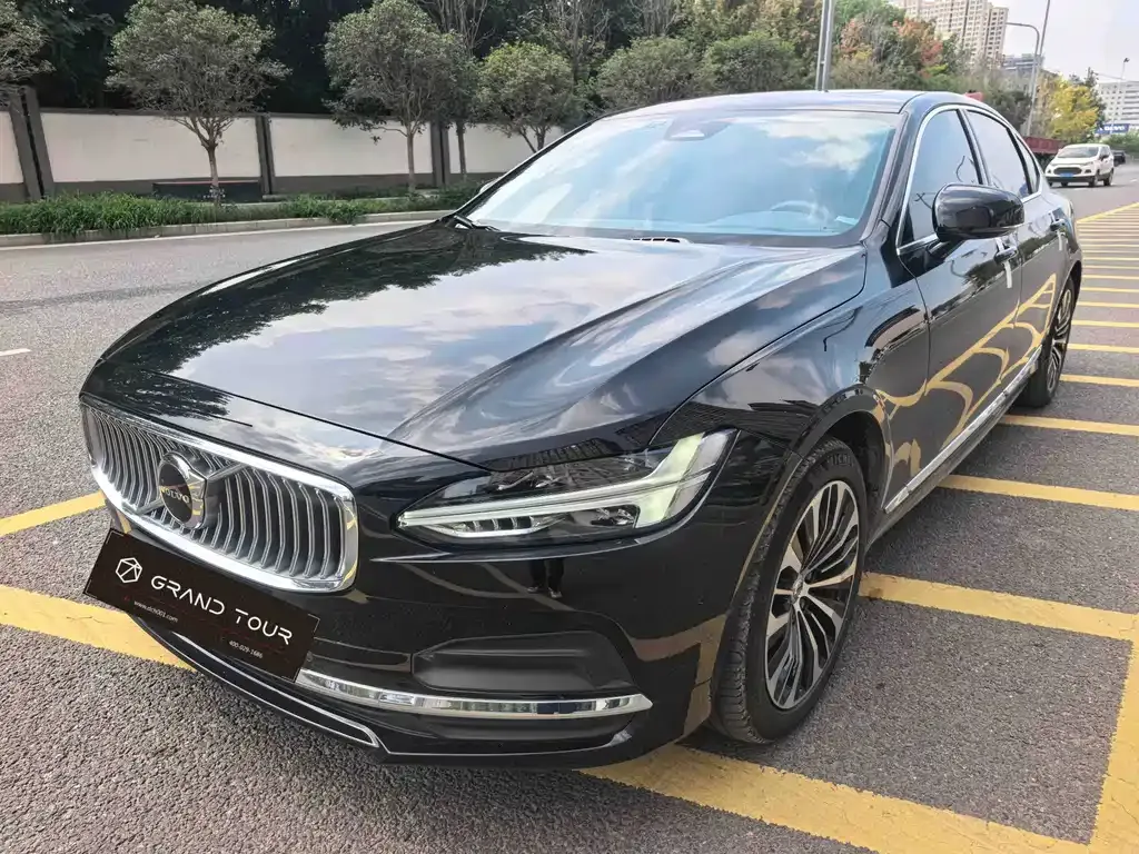 Volvo S90 — фото 1