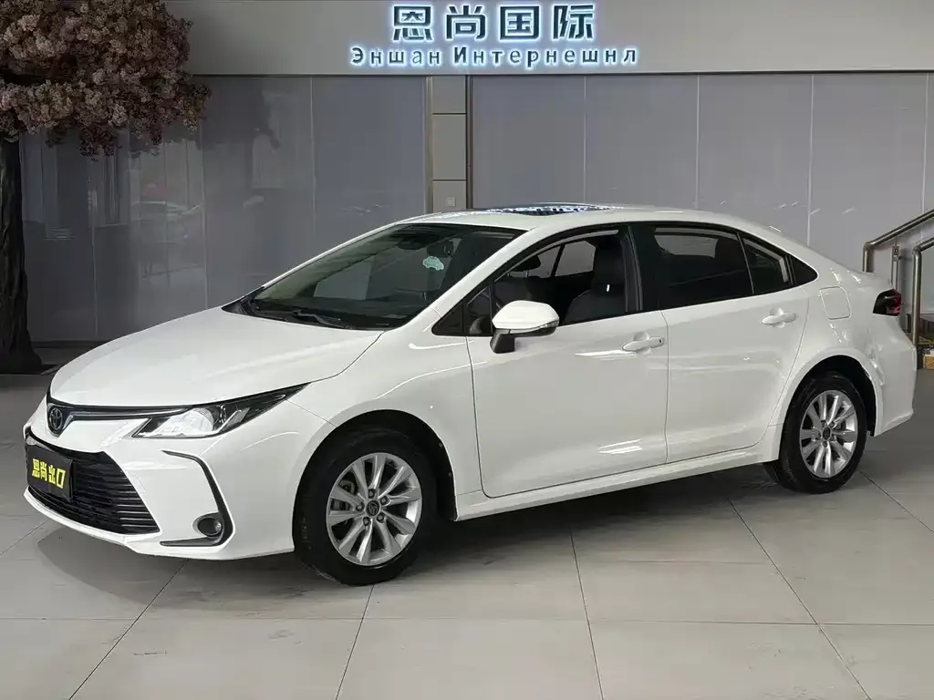 Toyota Corolla — фото 1
