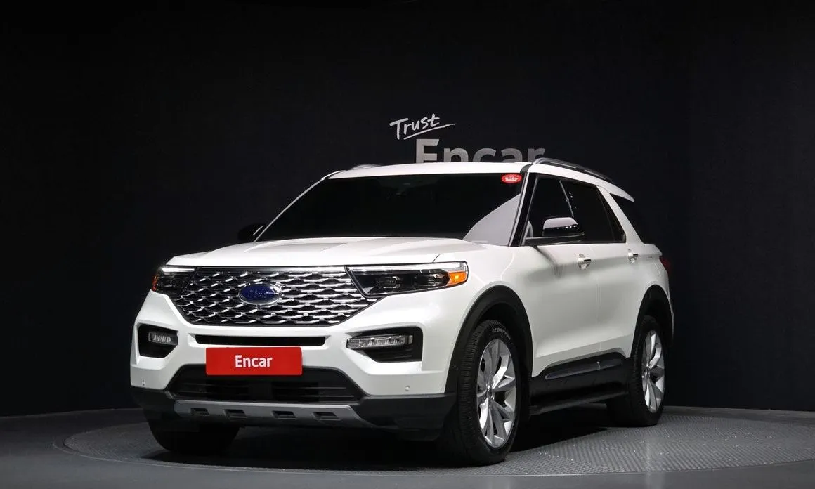 Ford Explorer — фото 1