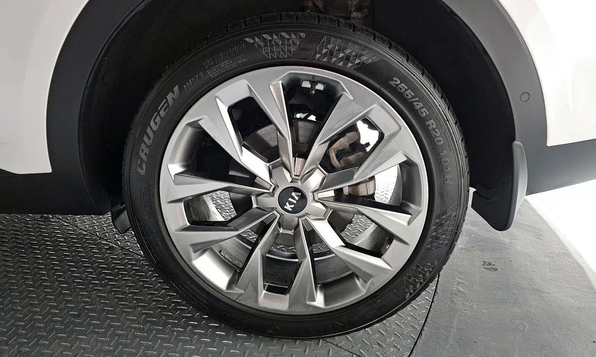 Kia Sorento — фото 9