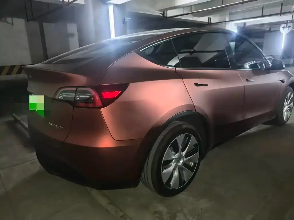Tesla Model Y — фото 9
