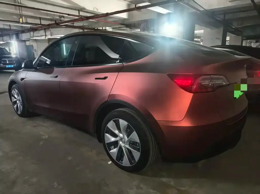 Tesla Model Y — фото 8