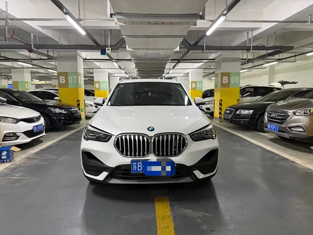 BMW X1 — фото 1