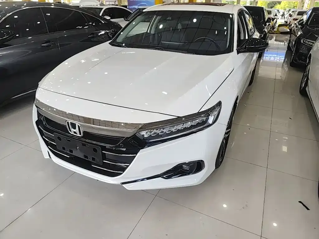Honda Accord — фото 10