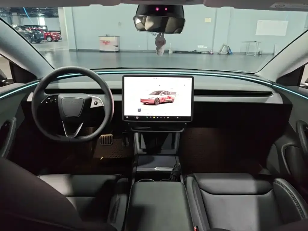 Tesla Model 3 — фото 6