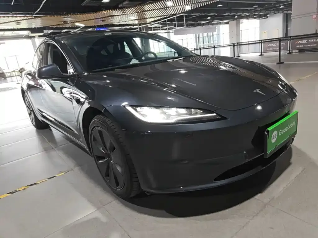 Tesla Model 3 — фото 9