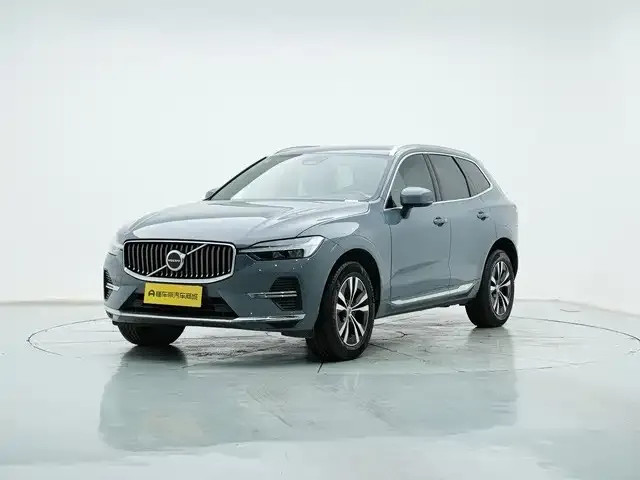 Volvo XC60 — фото 1