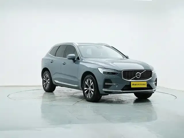 Volvo XC60 — фото 8