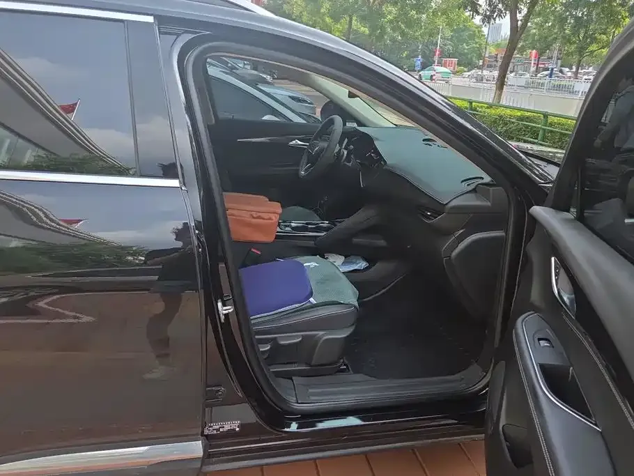 Buick Envision Plus — фото 4
