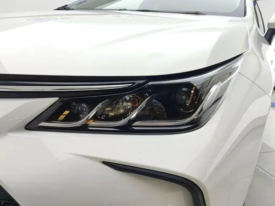 Toyota Corolla — фото 2