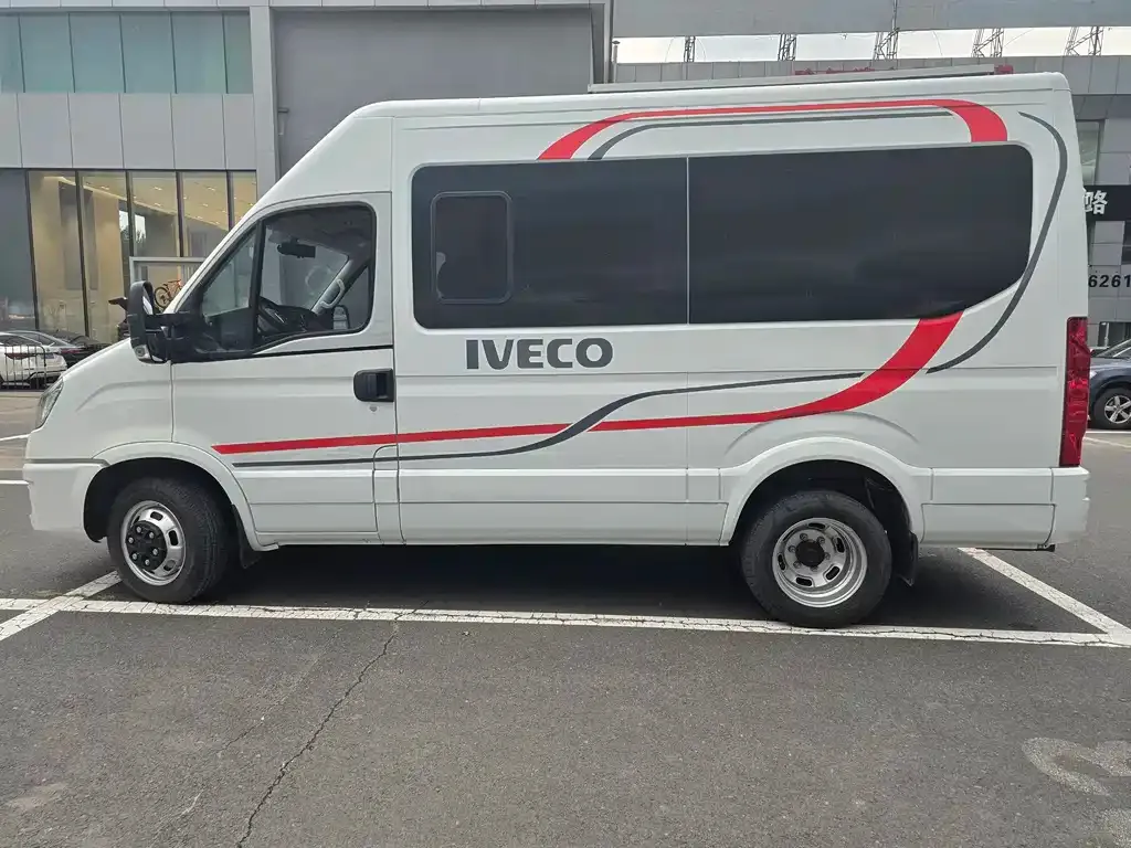 IVECO Ousheng — фото 7