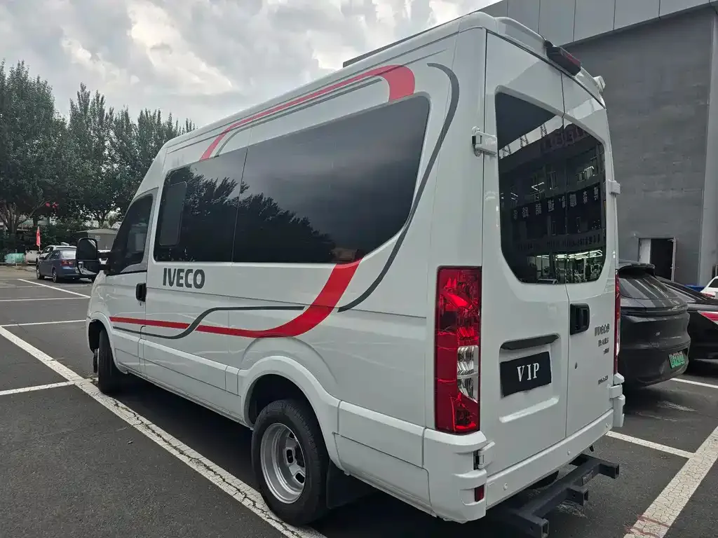 IVECO Ousheng — фото 10