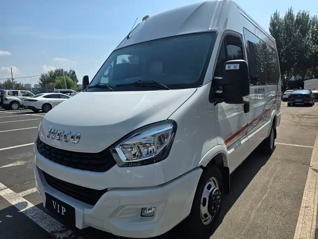 IVECO Ousheng — фото 8