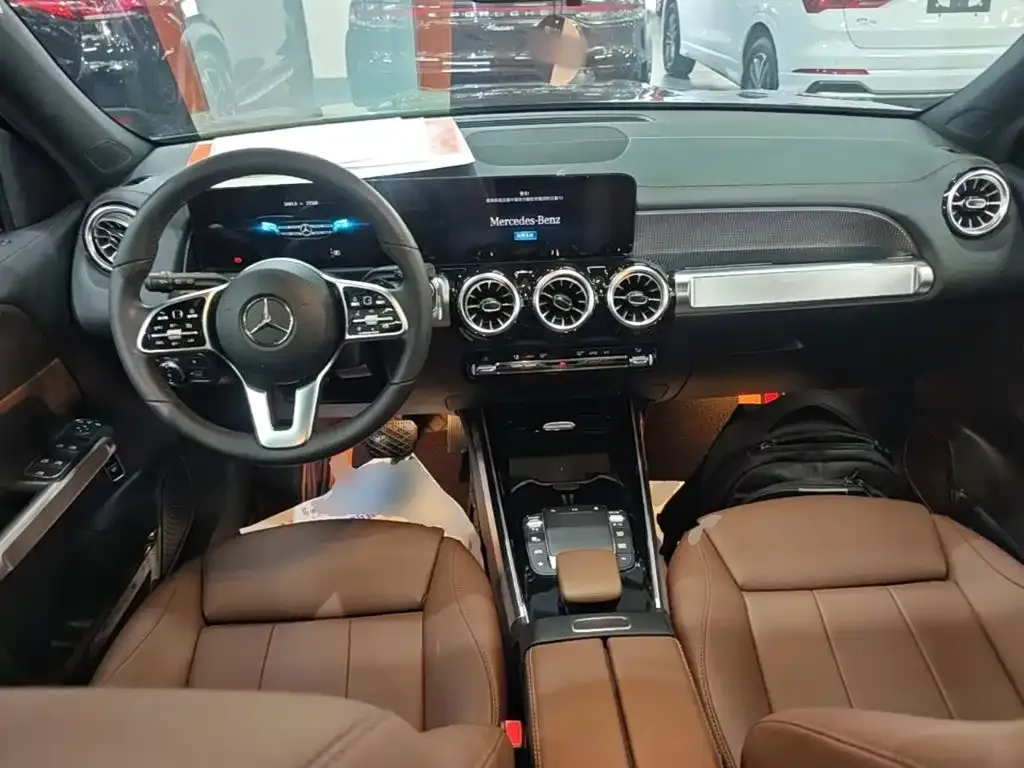 Mercedes-Benz GLB — фото 10