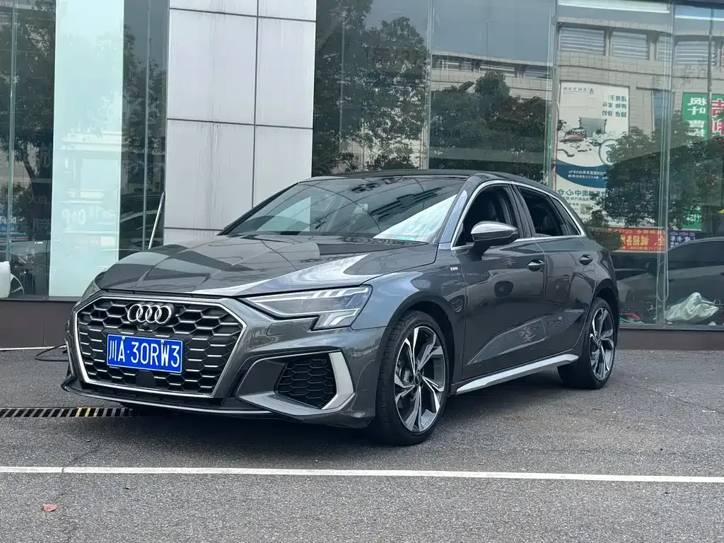 Audi A3 — фото 1