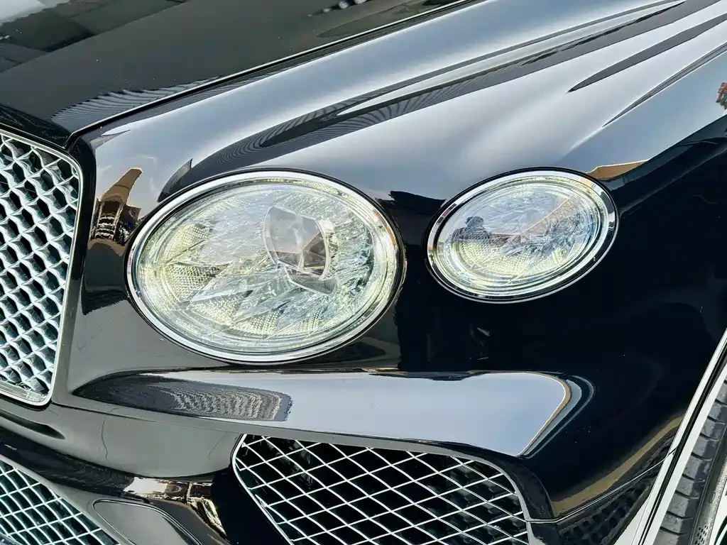 Bentley Bentayga — фото 9