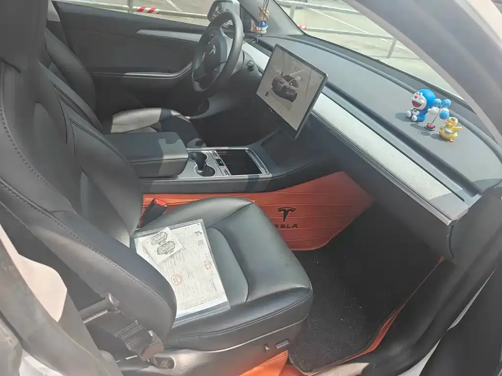 Tesla Model Y — фото 3
