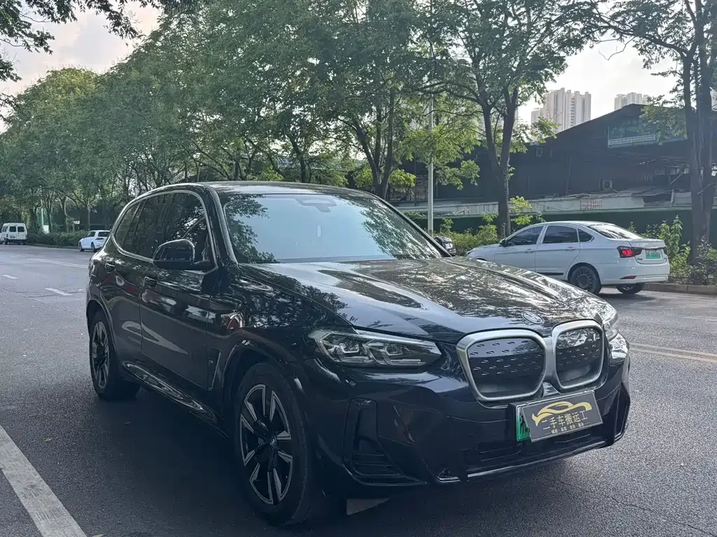 BMW iX3 — фото 10
