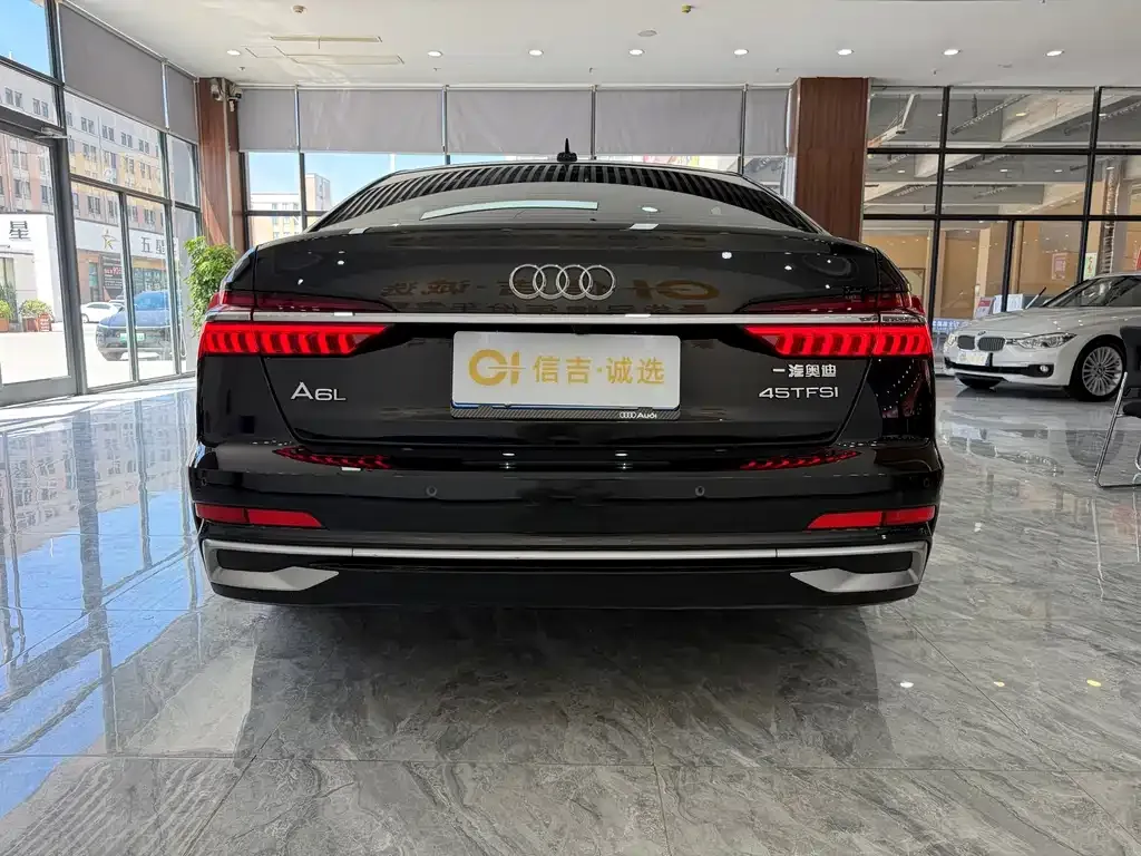 Audi A6L — фото 2