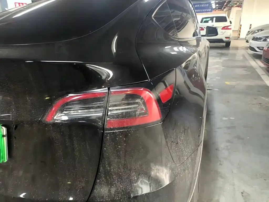 Tesla Model Y — фото 5