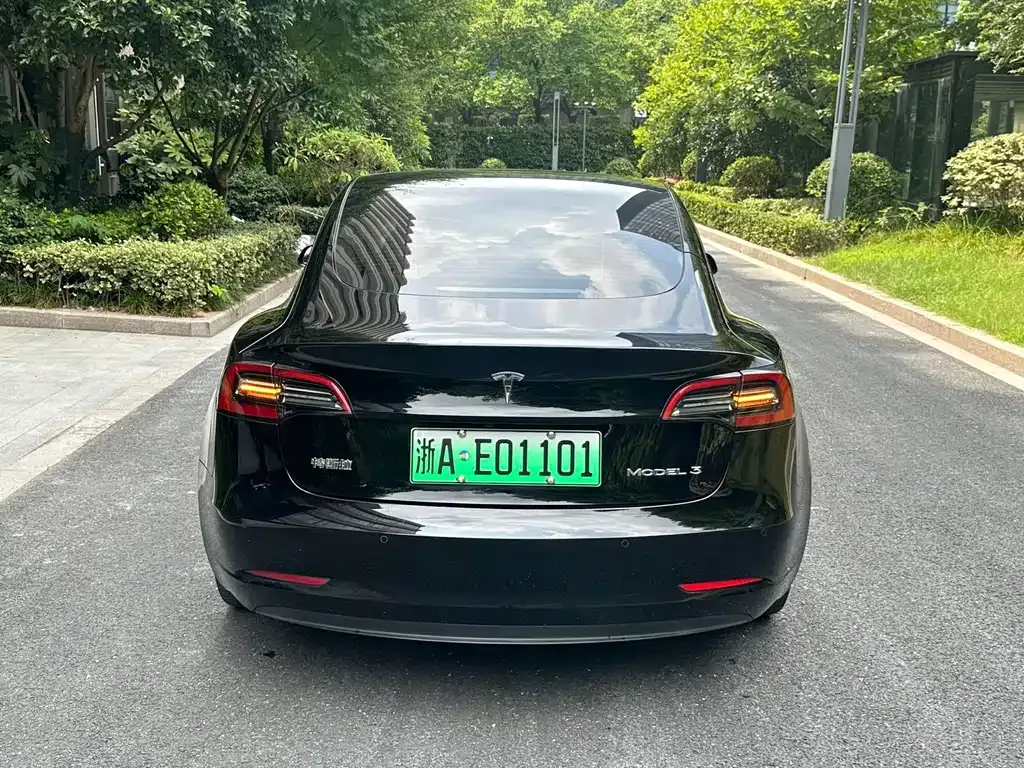 Tesla Model 3 — фото 8