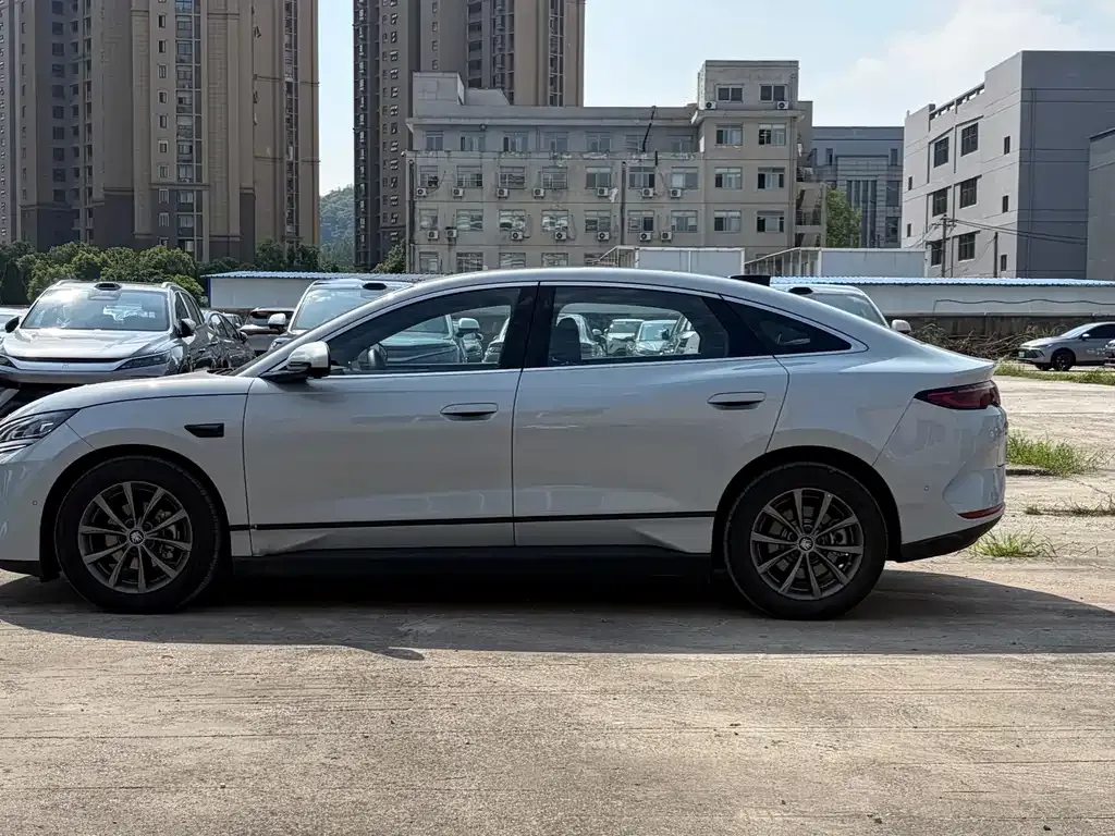 BYD Qin L — фото 8